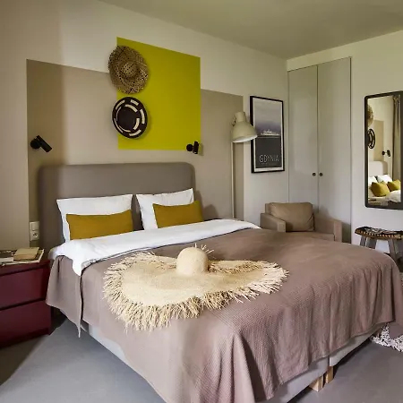 Deck מלון דירות יוראטה